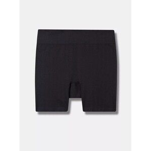 NWT NIB Torrid Seamless High Rise No Rub Short Panty Size 4 or 26 Plus